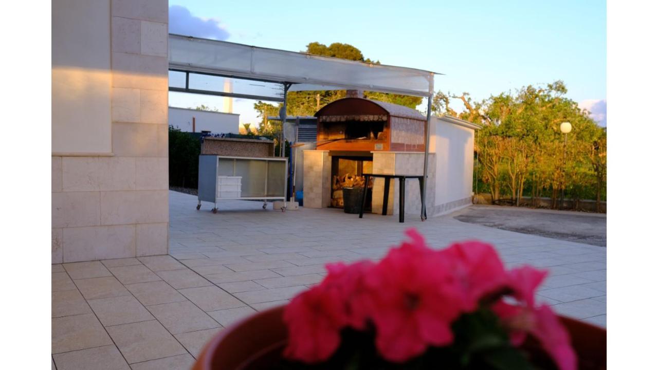 Tenuta Con Due Abitazioni Indipendenti Villa Martina Franca Exterior foto